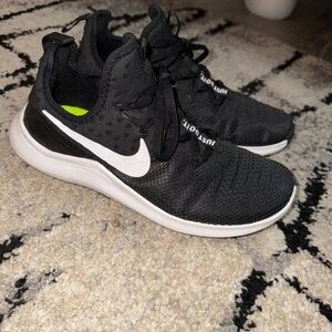 Nike Black and White Running Sneakers